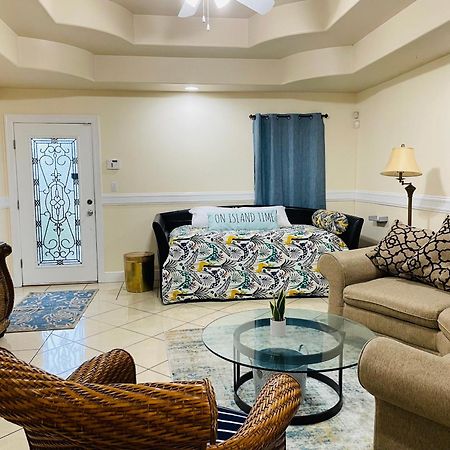 Brownsville Comfort 2 Bedroom 1 Bath , Spacious Kitchen And Outdoor Home ภายนอก รูปภาพ