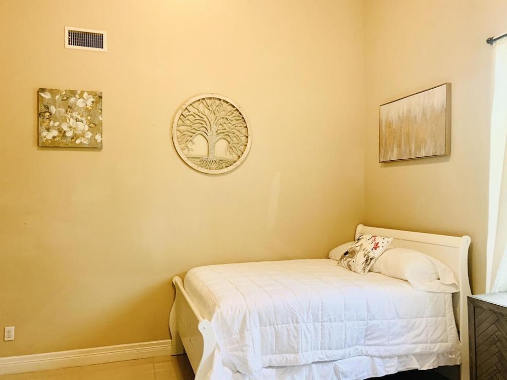 Brownsville Comfort 2 Bedroom 1 Bath , Spacious Kitchen And Outdoor Home ภายนอก รูปภาพ