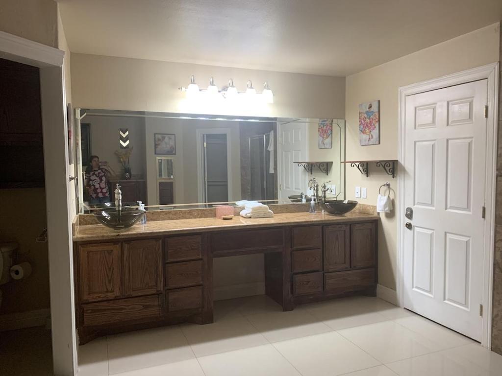 Brownsville Comfort 2 Bedroom 1 Bath , Spacious Kitchen And Outdoor Home ภายนอก รูปภาพ